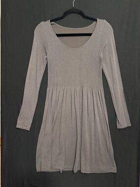 M Rena Long-Sleeve Gray Smocked Bodice Midi Dress Soft Slinky cozy
